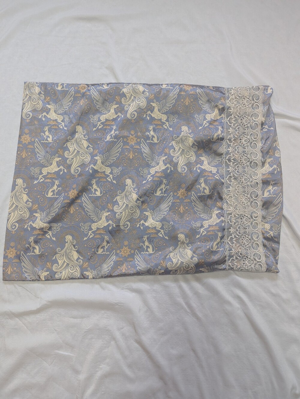 The Wizarding World Of Harry Potter Dreams De Magique Satin Pillowcase Lace Trim